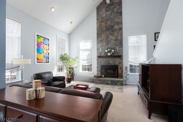 2 Ridge Rd, Green Brook Twp., NJ 08812