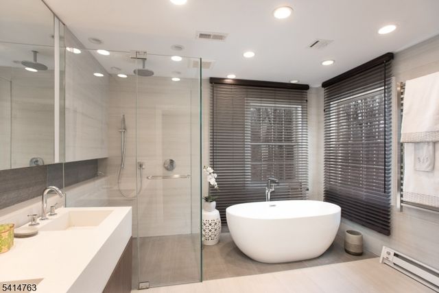 2 Ridge Rd, Green Brook Twp., NJ 08812