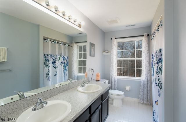 2 Ridge Rd, Green Brook Twp., NJ 08812