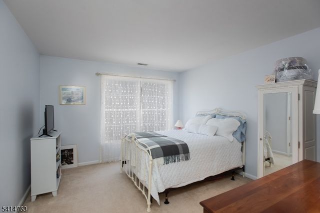 2 Ridge Rd, Green Brook Twp., NJ 08812