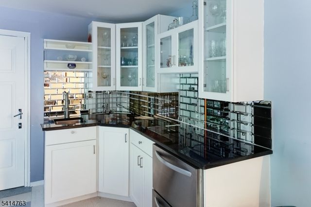 2 Ridge Rd, Green Brook Twp., NJ 08812