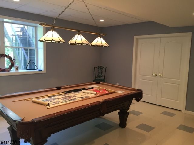 2 Ridge Rd, Green Brook Twp., NJ 08812