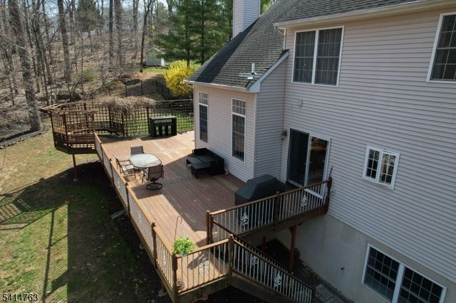 2 Ridge Rd, Green Brook Twp., NJ 08812