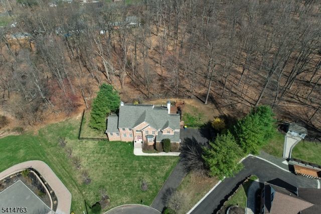 2 Ridge Rd, Green Brook Twp., NJ 08812