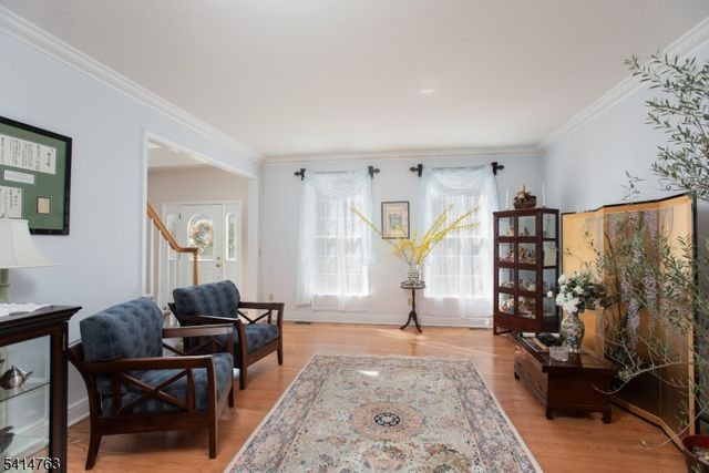 2 Ridge Rd, Green Brook Twp., NJ 08812