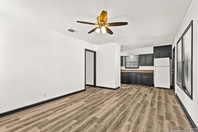 115 Robeson, San Antonio, TX 78220