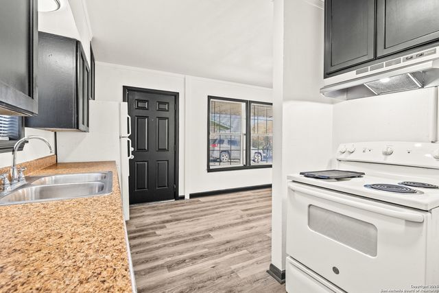 115 Robeson, San Antonio, TX 78220