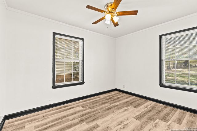 115 Robeson, San Antonio, TX 78220