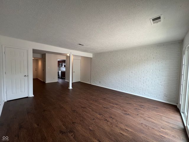 7488 Countrybrook Drive, Indianapolis, IN 46260