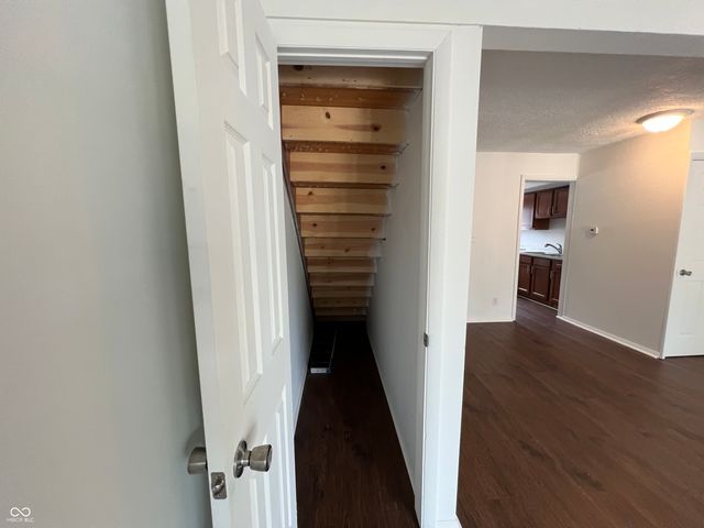 7488 Countrybrook Drive, Indianapolis, IN 46260