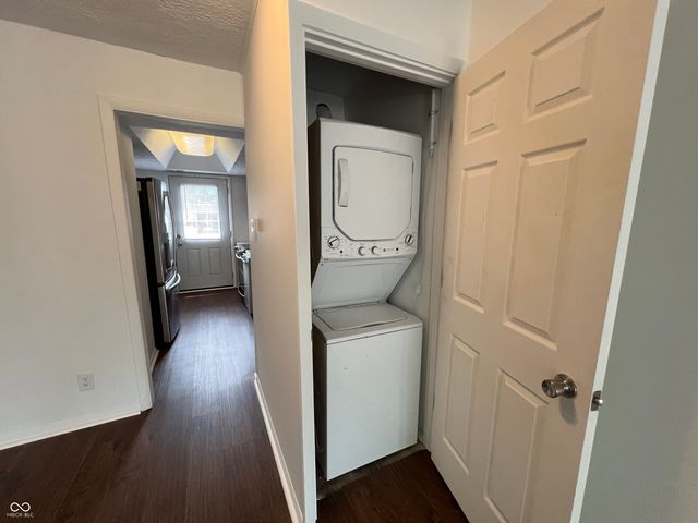 7488 Countrybrook Drive, Indianapolis, IN 46260