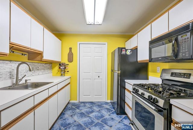 2014 Beatrice Court 2014, Mahwah, NJ 07430