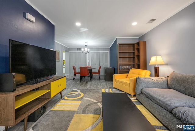 2014 Beatrice Court 2014, Mahwah, NJ 07430