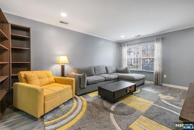 2014 Beatrice Court 2014, Mahwah, NJ 07430