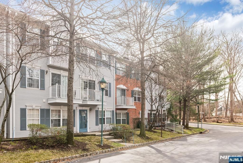 2014 Beatrice Court 2014, Mahwah, NJ 07430