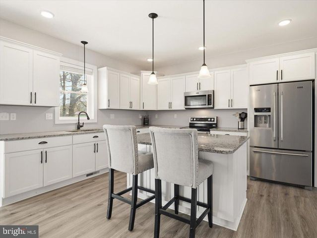 2006 JELENA ROAD, Shippensburg, PA 17257