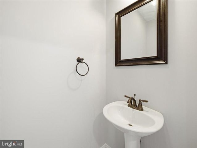 2006 JELENA ROAD, Shippensburg, PA 17257