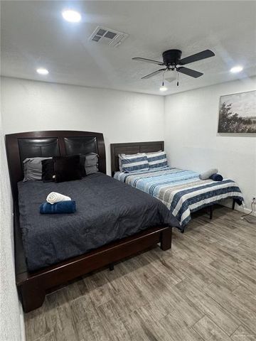 726 W Kelly Avenue, Pharr, TX 78577