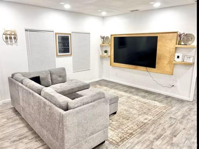 726 W Kelly Avenue, Pharr, TX 78577