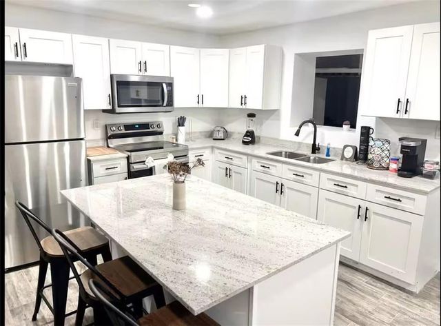726 W Kelly Avenue, Pharr, TX 78577