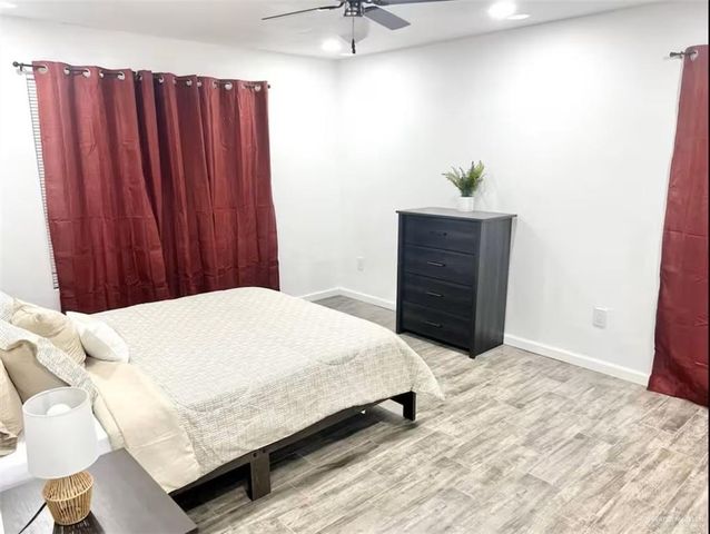 726 W Kelly Avenue, Pharr, TX 78577