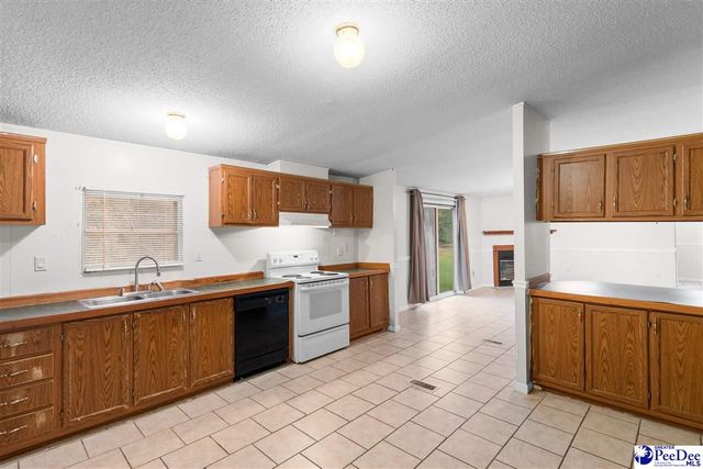 1903 Mercedes Way, Florence, SC 29506