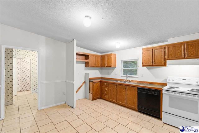 1903 Mercedes Way, Florence, SC 29506