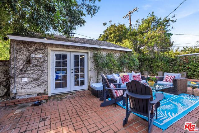 5401 Columbus Avenue, Sherman Oaks, CA 91411