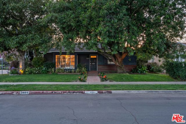 5401 Columbus Avenue, Sherman Oaks, CA 91411