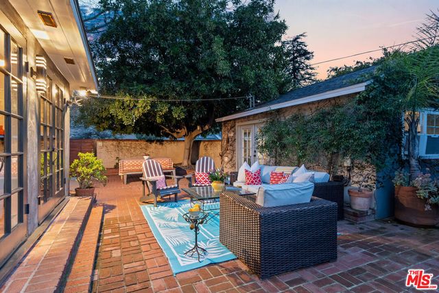 5401 Columbus Avenue, Sherman Oaks, CA 91411