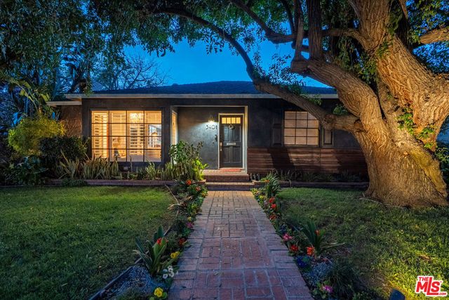 5401 Columbus Avenue, Sherman Oaks, CA 91411