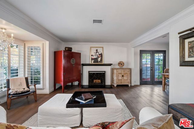 5401 Columbus Avenue, Sherman Oaks, CA 91411