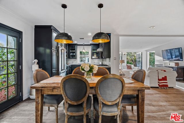 5401 Columbus Avenue, Sherman Oaks, CA 91411