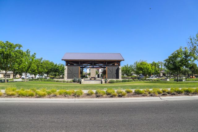 612 Josephine Avenue, Madera, CA 93636