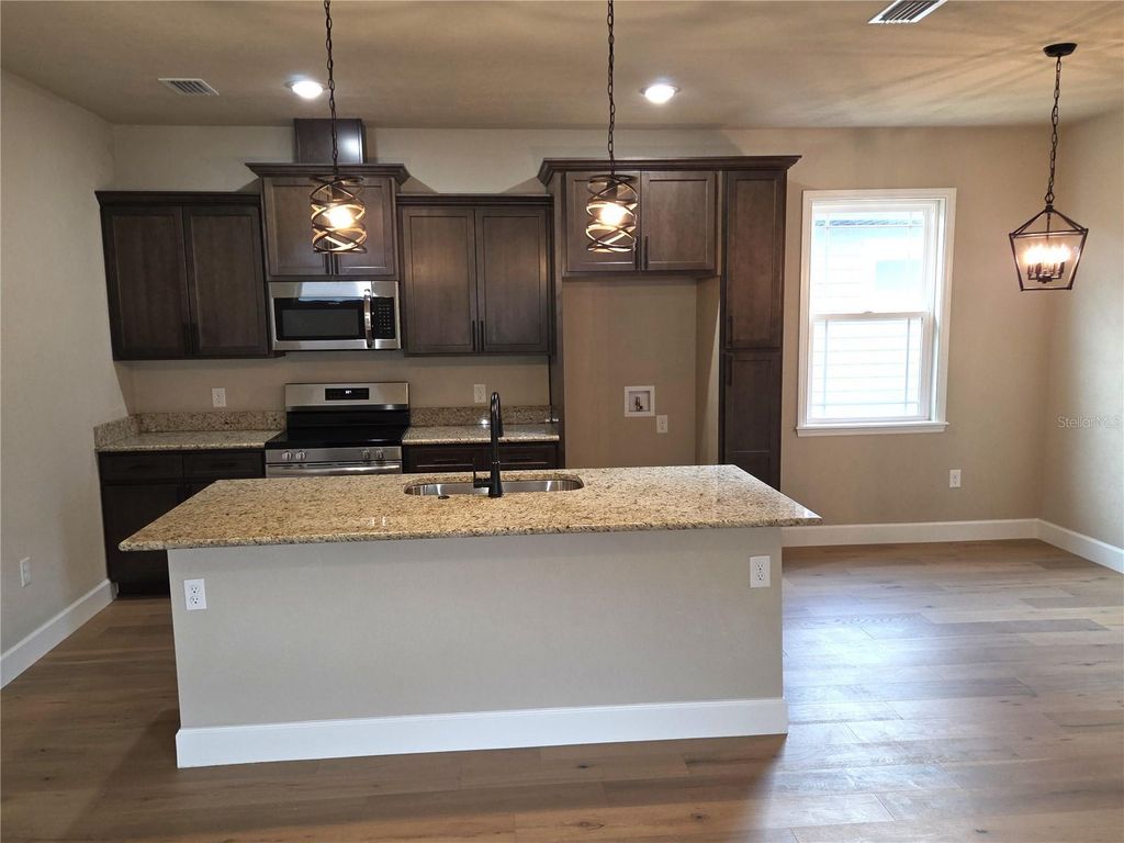 Image 4 of property listing at 24338 SW 18TH LANE, Newberry, FL 32669