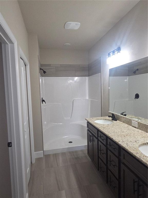 Image 10 of property listing at 24338 SW 18TH LANE, Newberry, FL 32669