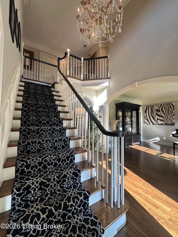 211 Pepperbush Rd, Louisville, KY 40207