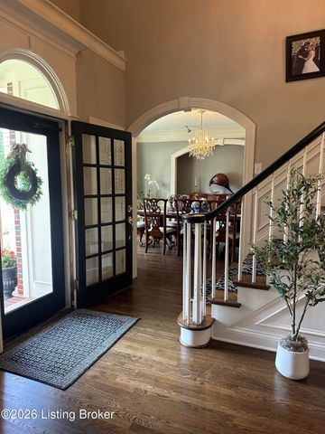 211 Pepperbush Rd, Louisville, KY 40207