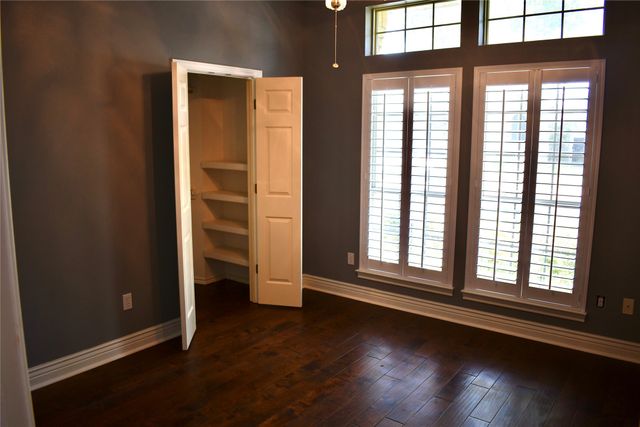 908 Mccoy Drive, Irving, TX 75062