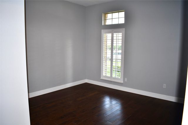 908 Mccoy Drive, Irving, TX 75062