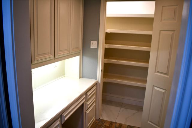 908 Mccoy Drive, Irving, TX 75062