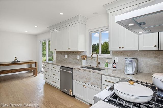2000 Matthew Street, Commerce Twp, MI 48390