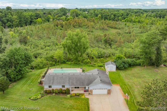 2000 Matthew Street, Commerce Twp, MI 48390