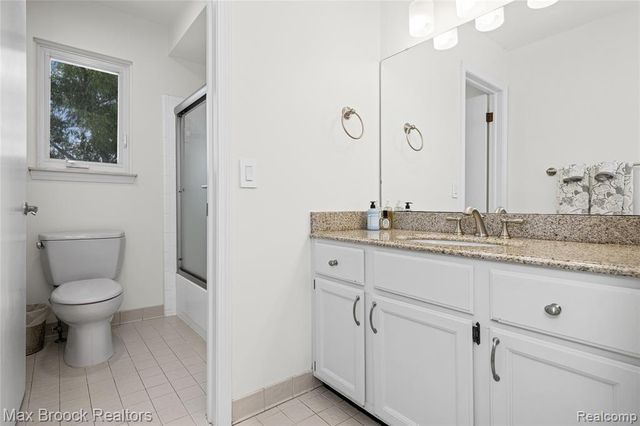 2000 Matthew Street, Commerce Twp, MI 48390