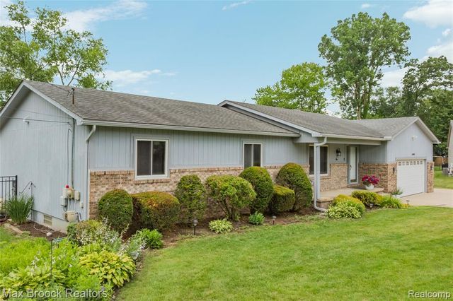 2000 Matthew Street, Commerce Twp, MI 48390