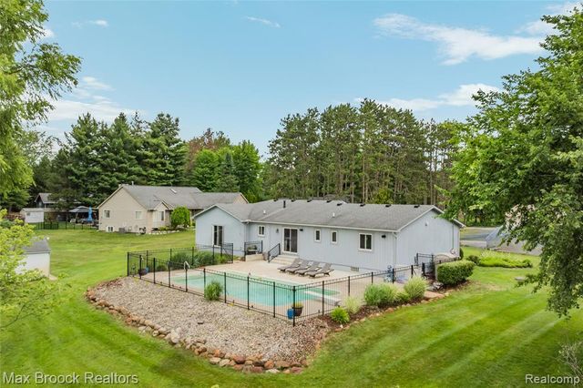 2000 Matthew Street, Commerce Twp, MI 48390