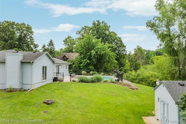 2000 Matthew Street, Commerce Twp, MI 48390