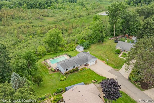 2000 Matthew Street, Commerce Twp, MI 48390