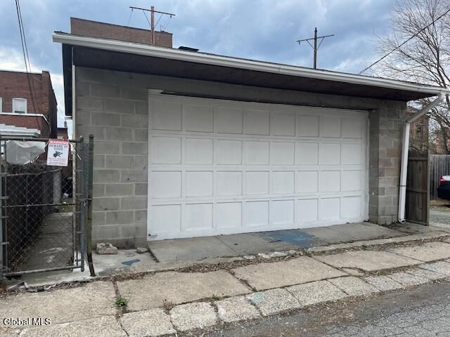 1040 5th Avenue, Troy, NY 12180
