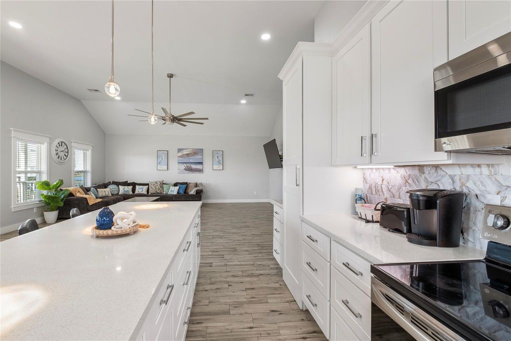 18035 Shaman Drive, Galveston, TX 77554